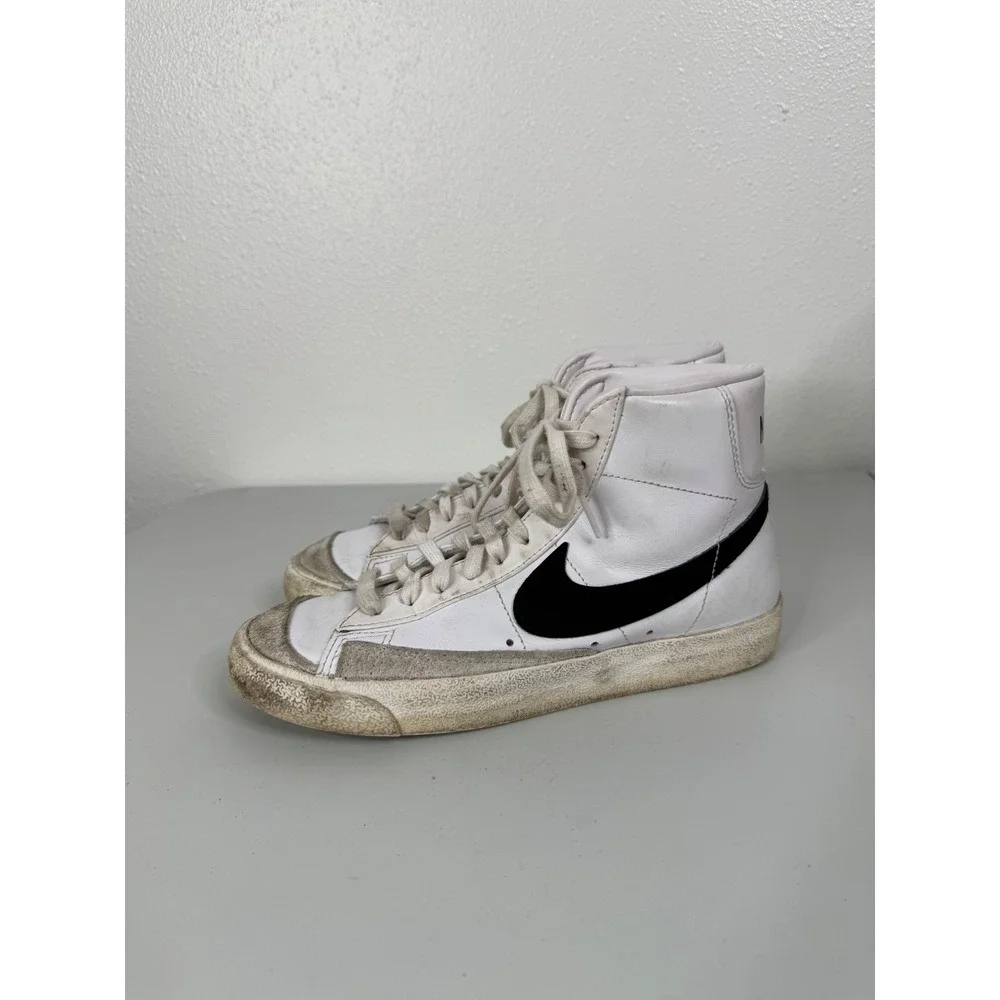 Nike Women's Blazer Mid 77 White Black‎ Size 7.5